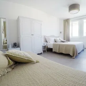 https://central-suites-lecce.lecce-hotels.com